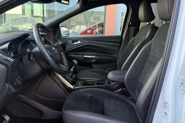 Ford Kuga (2019) thumbnail 5