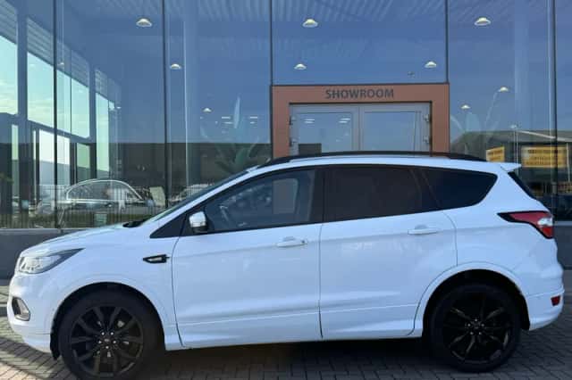 Ford Kuga (2019) thumbnail 6