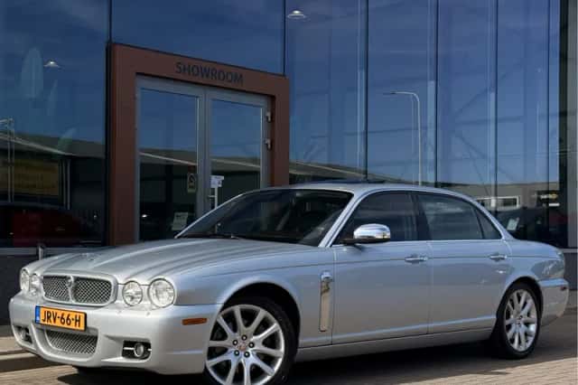 Jaguar XJ (2008) thumbnail 1