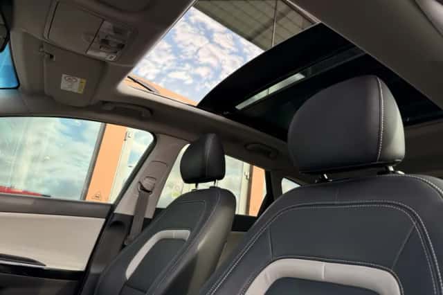 Kia Cee'd (2014) thumbnail 6
