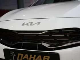Kia Proceed (2023) thumbnail 4