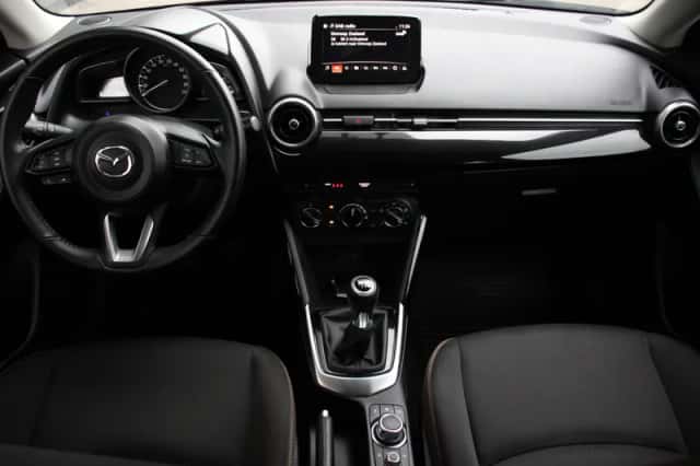 Mazda 2 (2021) thumbnail 2