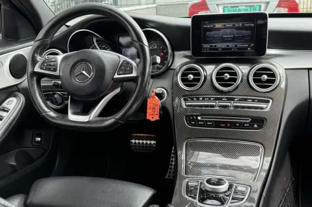Mercedes-Benz C-Klasse (2016) thumbnail 2