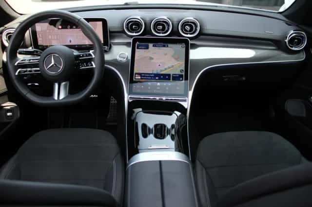 Mercedes-Benz CLE (2024) thumbnail 2
