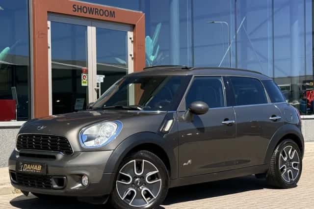 MINI Countryman (2011) thumbnail 1