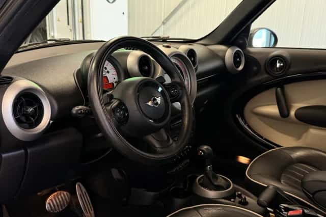 MINI Countryman (2011) thumbnail 2