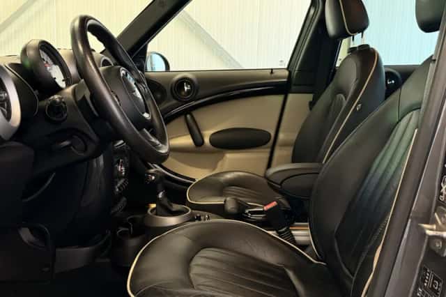 MINI Countryman (2011) thumbnail 4