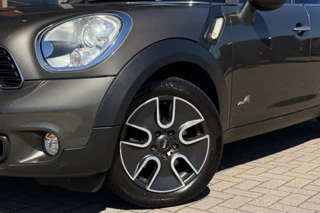 MINI Countryman (2011) thumbnail 5