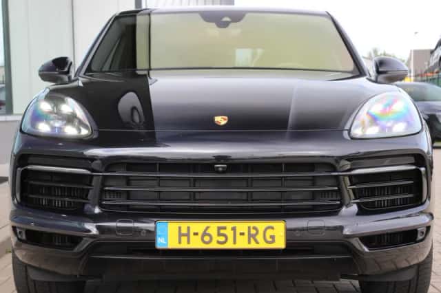 Porsche Cayenne (2020) thumbnail 3