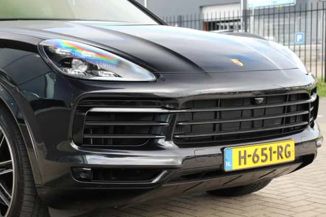 Porsche Cayenne (2020) thumbnail 4