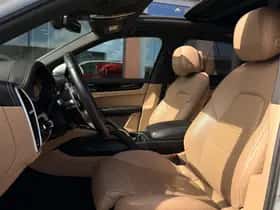 Porsche Cayenne (2019) thumbnail 5