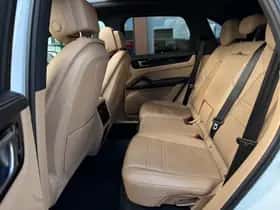 Porsche Cayenne (2019) thumbnail 9