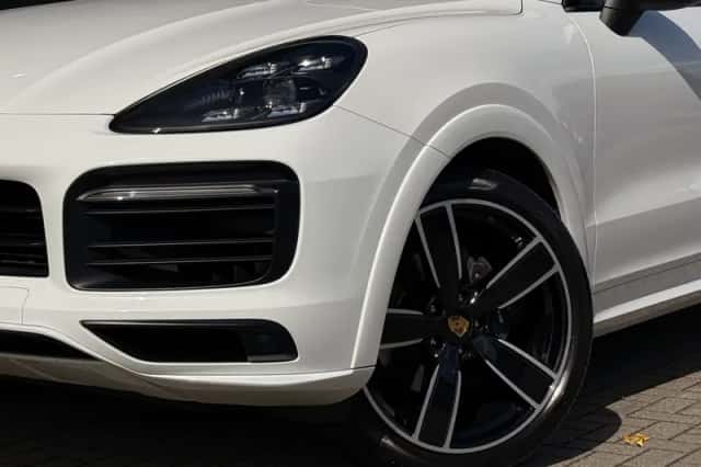 Porsche Cayenne (2019) thumbnail 4