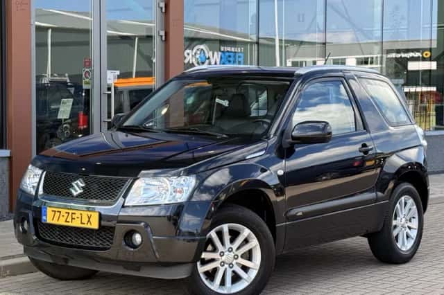 Suzuki Grand Vitara (2008) thumbnail 3