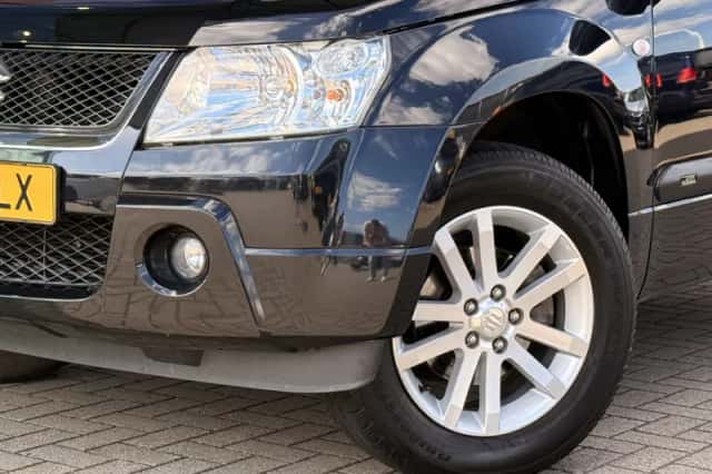 Suzuki Grand Vitara (2008) thumbnail 4