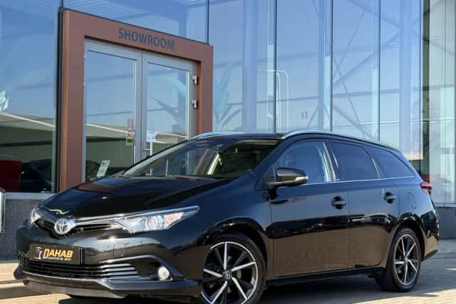 Toyota Auris (2017) thumbnail 1