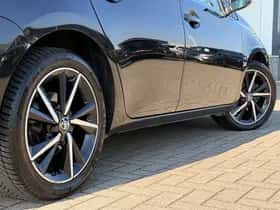 Toyota Auris (2017) thumbnail 11