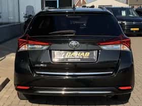 Toyota Auris (2017) thumbnail 13
