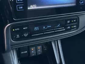Toyota Auris (2017) thumbnail 23