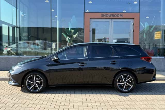 Toyota Auris (2017) thumbnail 6