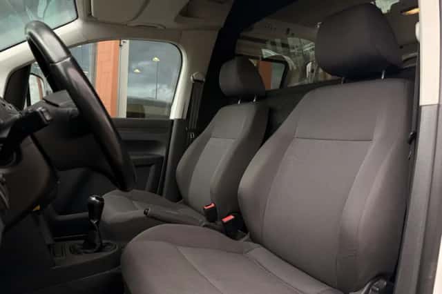 Volkswagen Caddy (2015) thumbnail 4