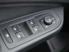 Volkswagen Golf (2023) thumbnail 23