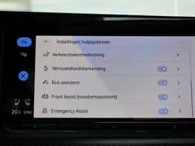 Volkswagen Golf (2023) thumbnail 33