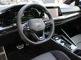 Volkswagen Golf (2023) thumbnail 6