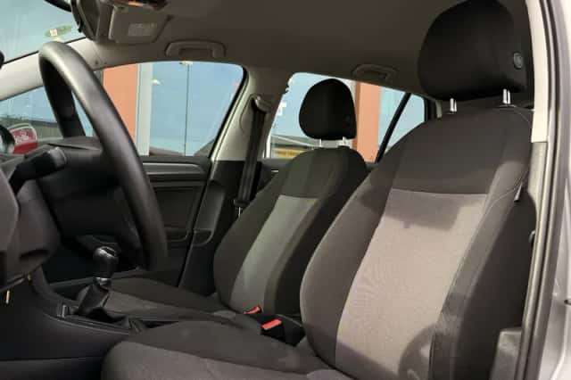 Volkswagen Golf (2013) thumbnail 5