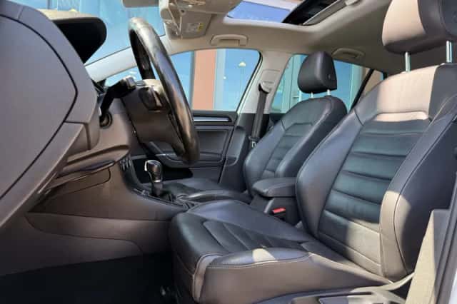 Volkswagen Golf (2014) thumbnail 4