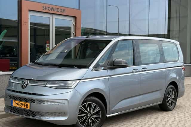 Volkswagen Multivan (2023) thumbnail 3