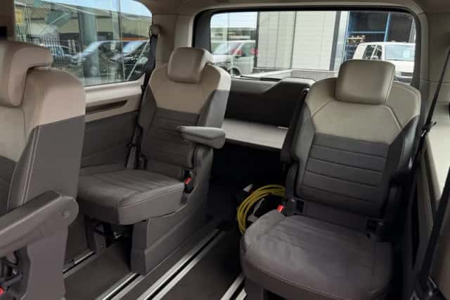 Volkswagen Multivan (2023) thumbnail 6
