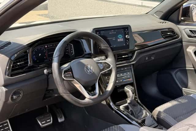 Volkswagen T-Roc (2023) thumbnail 2