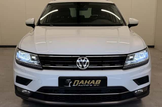 Volkswagen Tiguan (2017) thumbnail 3