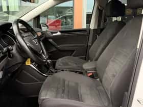 Volkswagen Touran (2019) thumbnail 4