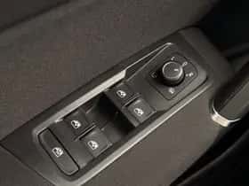 Volkswagen Touran (2019) thumbnail 33