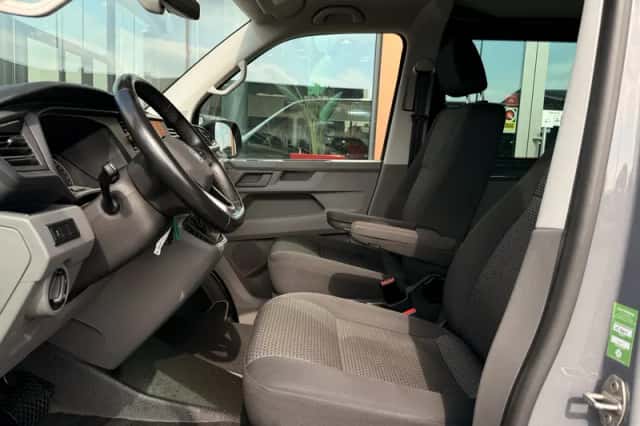 Volkswagen Transporter (2023) thumbnail 4