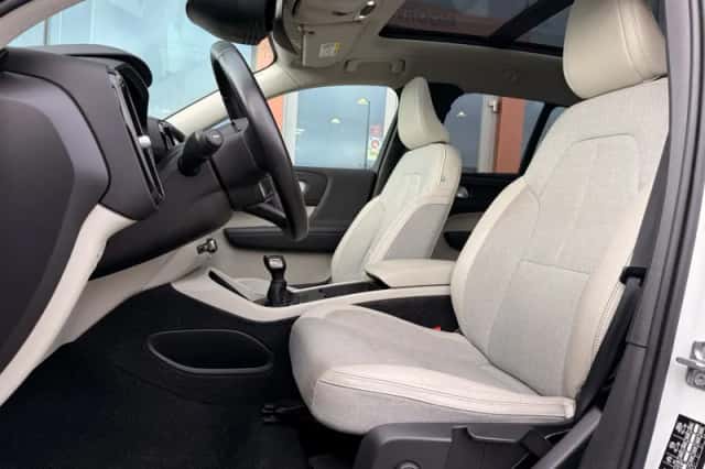 Volvo XC40 (2019) thumbnail 4