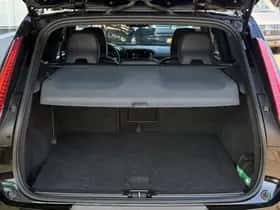 Volvo XC40 (2018) thumbnail 17