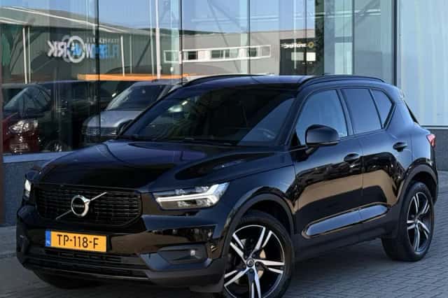 Volvo XC40 (2018) thumbnail 3