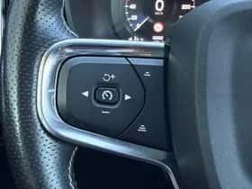 Volvo XC40 (2018) thumbnail 21
