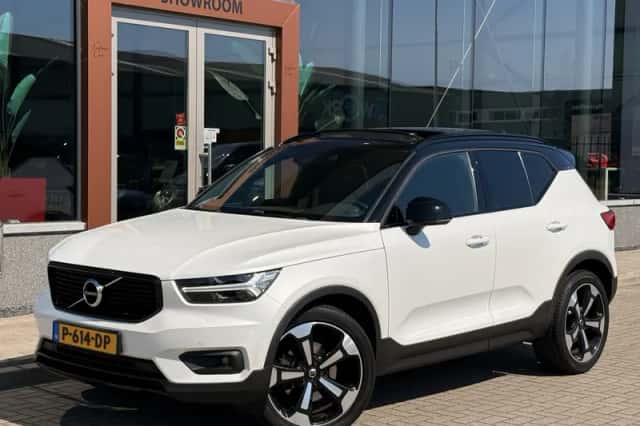 Volvo XC40 (2018) thumbnail 3