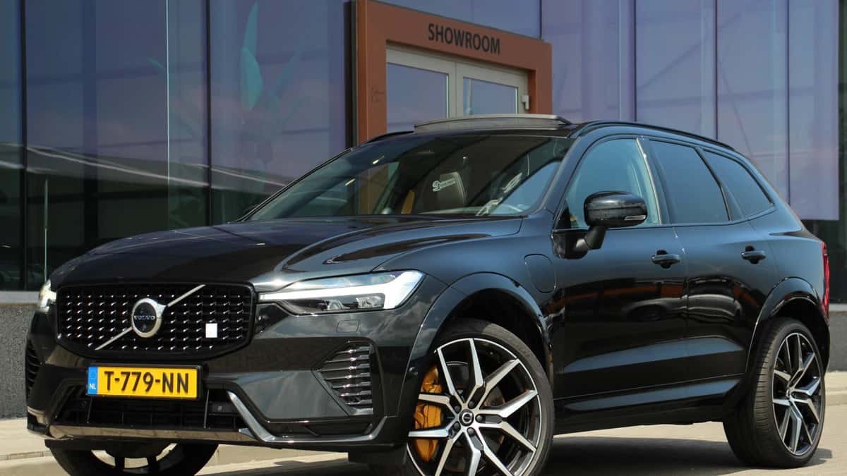 Volvo XC60 (2023) — foto 1