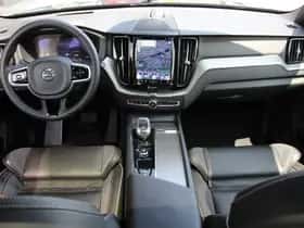 Volvo XC60 (2023) thumbnail 2