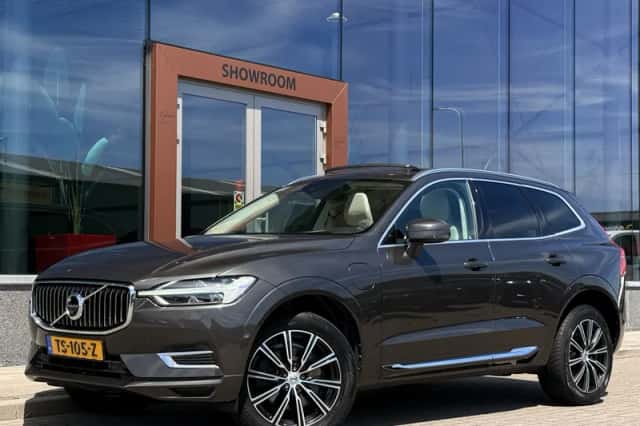 Volvo XC60 (2018) thumbnail 1