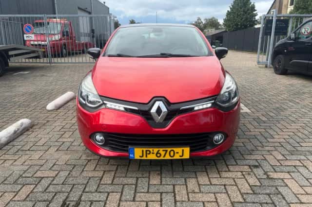 Renault Clio (2016) thumbnail 2