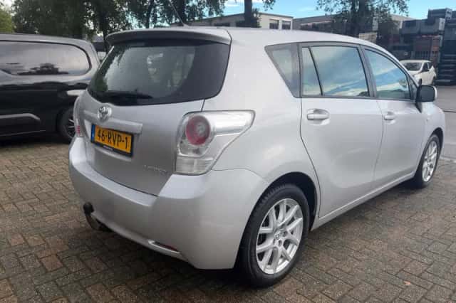 Toyota Verso (2011) thumbnail 5