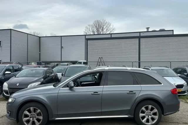 Audi A4 Allroad (2011) thumbnail 5
