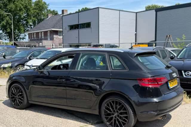 Audi A3 (2015) thumbnail 5