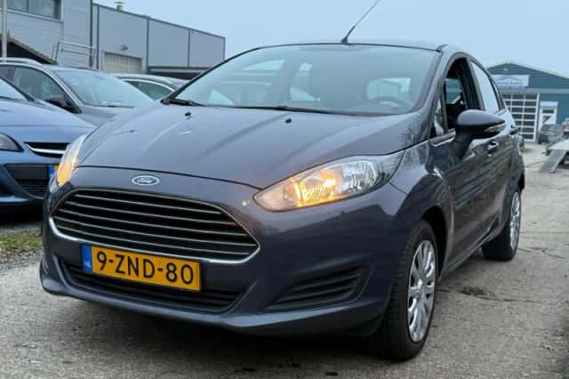 Ford Fiesta (2015) thumbnail 1